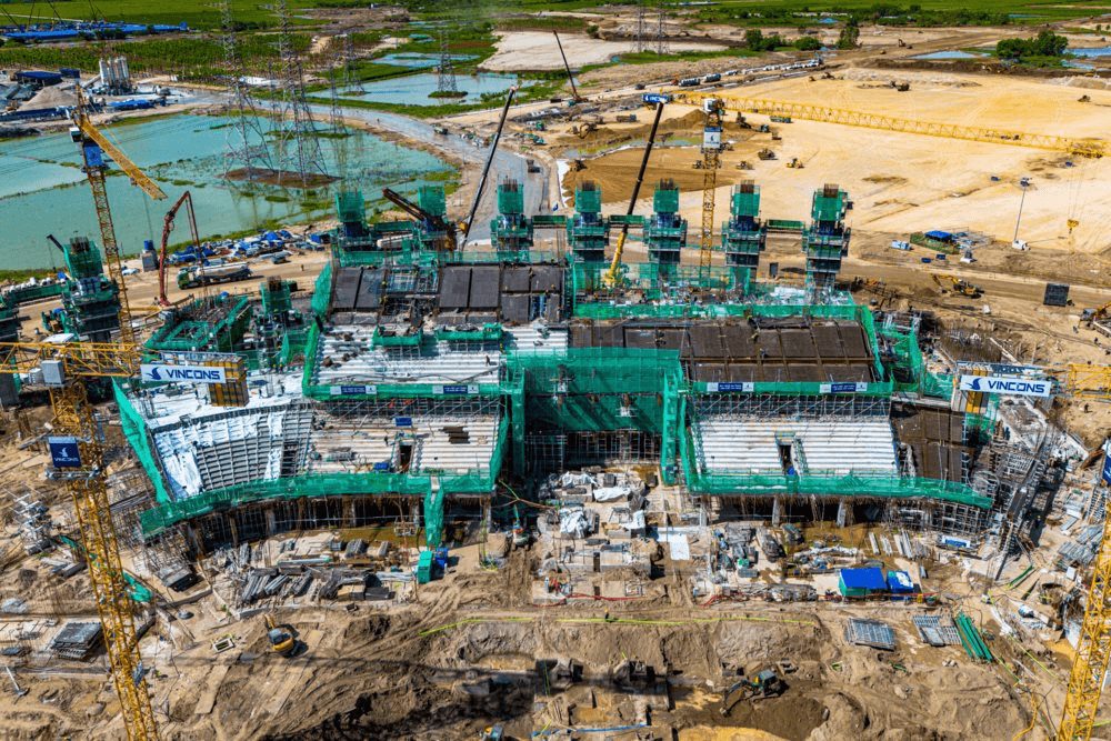 Tháng 2/2026: máy móc tập kết, công trường thành hình